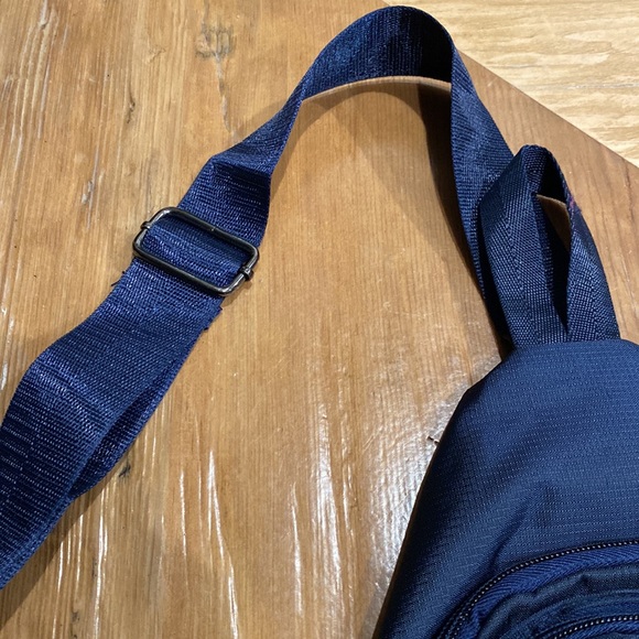 NEW Westend Multipurpose Crossbody Sling Nylon Bag - Picture 3 of 8